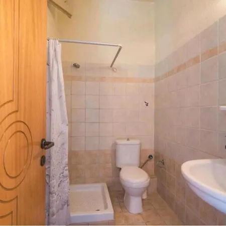 Aleka 6 Apartment